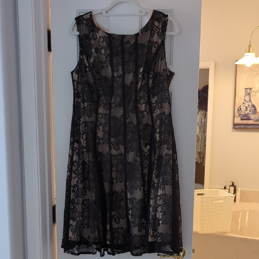 Elegant Black Lace Dress